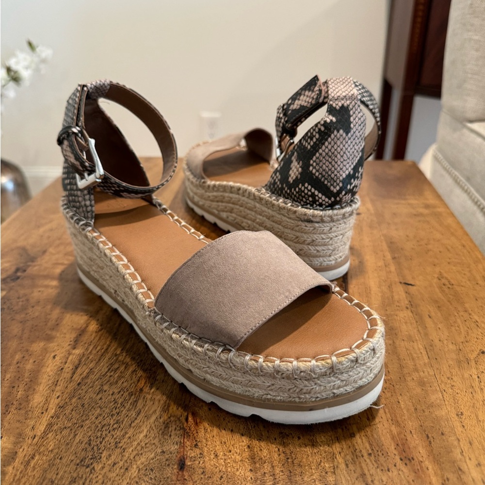 Universal Thread Platform Tan and Snakeskin Print Espadrille Sandal US 9.5